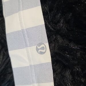 🐭 Lululemon Athletica Gray and Cream Non Slip Headband Unisex